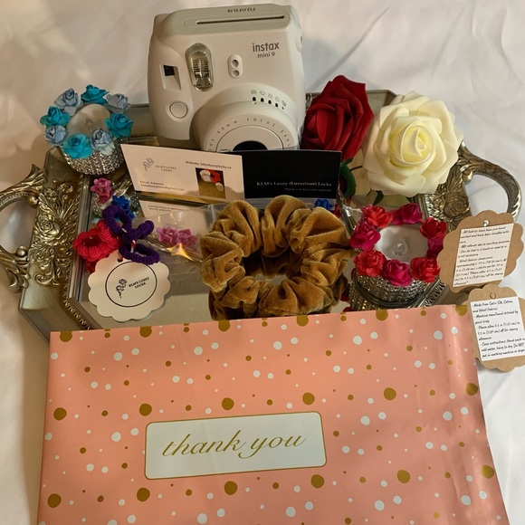 @klmsluxeylocks Handmade Hair Scrunchies $6 $8 $15 $30(support small businesses) - Picture 7 of 17